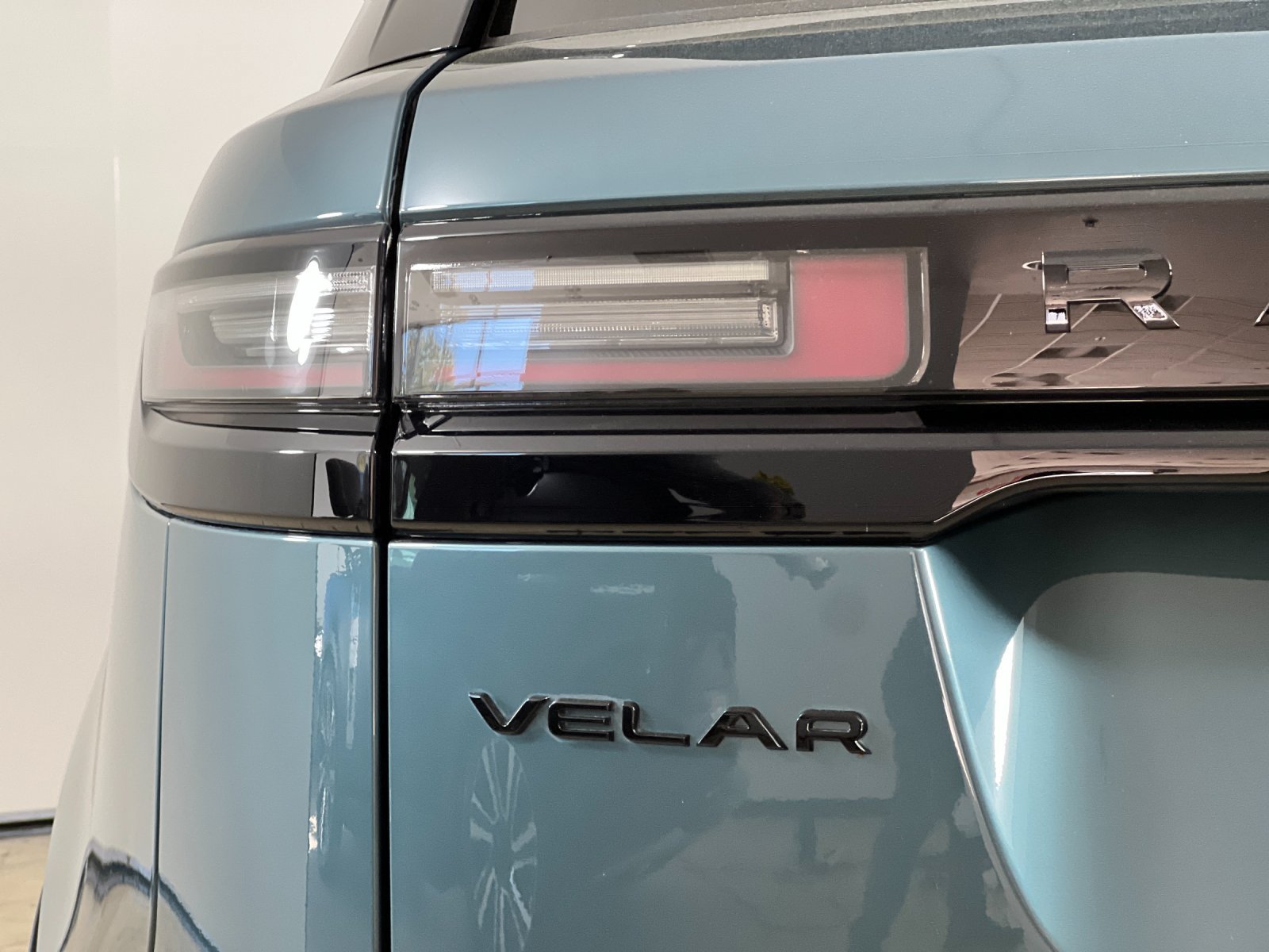 New 2026 Land Rover Range Rover Velar S AWD/4WD image 27