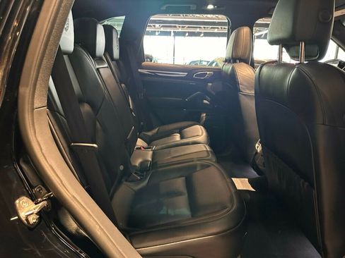 Used 2018 Porsche Cayenne AWD/4WD image 26
