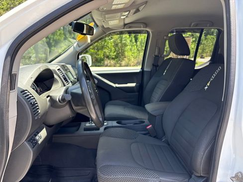 Used 2019 Nissan Frontier PRO-4X AWD/4WD image 4