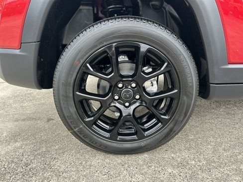 New 2025 Jeep Compass Latitude w/ Altitude Special Edition image 17