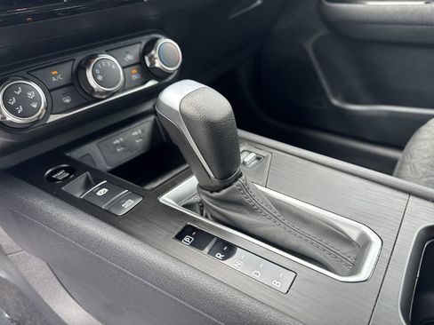 Used 2025 Nissan Kicks SV image 23