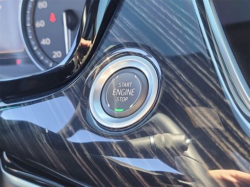 Used 2024 Cadillac XT6 Premium Luxury w/ Technology Package image 29