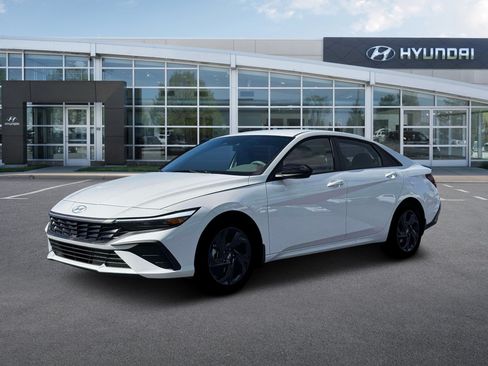 New 2026 Hyundai Elantra Sport FWD image 2