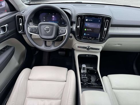 Certified 2023 Volvo XC40 B5 Plus w/ Protection Package Premier AWD/4WD image 14