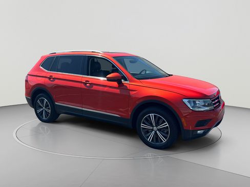 Used 2018 Volkswagen Tiguan SEL FWD image 7