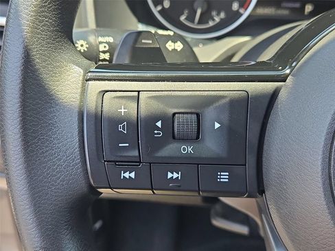 Used 2021 Nissan Rogue SV FWD image 36