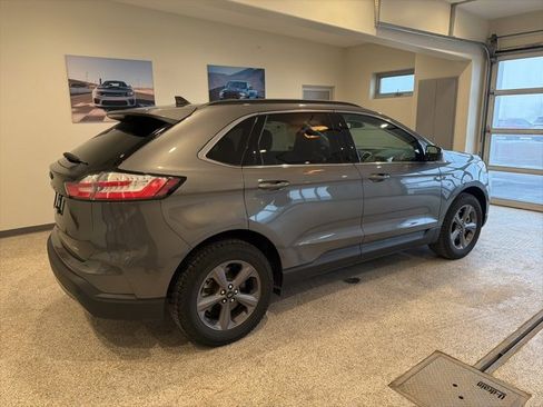 Used 2022 Ford Edge SEL w/ Sport Appearance Package image 5