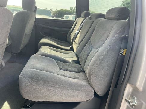 Used 2006 Chevrolet Silverado 2500 LT w/ Heavy-Duty Power Package RWD image 46