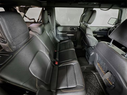 Used 2023 Ford Bronco Badlands image 26