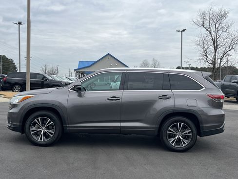 Used 2016 Toyota Highlander XLE image 26