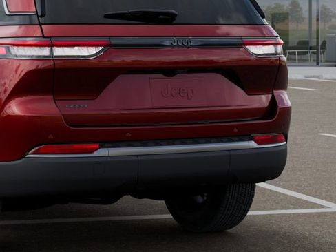 New 2026 Jeep Grand Cherokee Altitude image 13