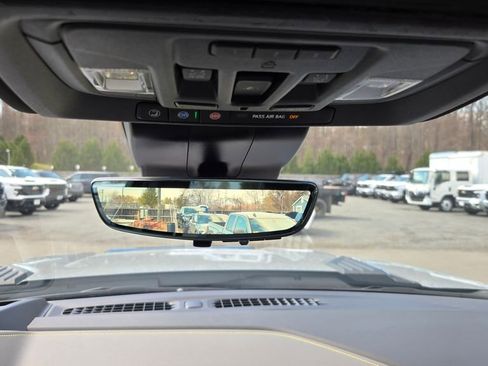 Used 2024 Chevrolet Silverado 2500 ZR2 w/ Technology Package image 26