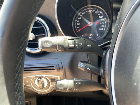 Used 2019 Mercedes-Benz GLC 300 4MATIC image 22