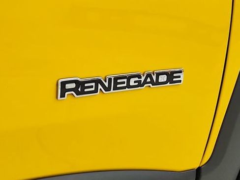 Used 2023 Jeep Renegade Latitude AWD/4WD image 13