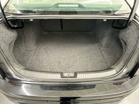 Used 2025 Volkswagen Jetta SE FWD image 28