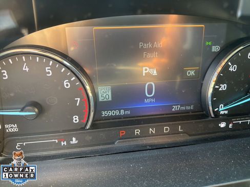 Used 2022 Ford Explorer XLT w/ Equipment Group 202A image 8