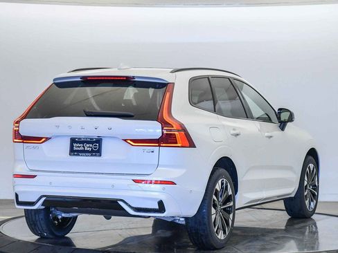 New 2026 Volvo XC60 T8 Plus w/ Climate Package PRO AWD/4WD image 5