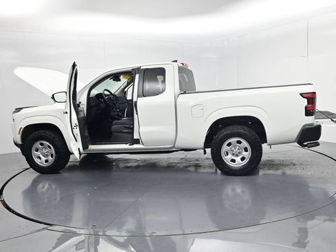 Used 2024 Nissan Frontier S AWD/4WD image 55