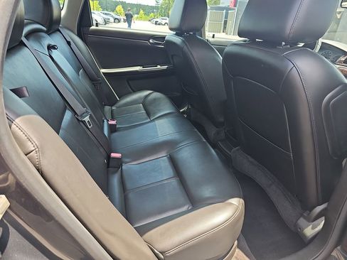 Used 2013 Chevrolet Impala LTZ FWD image 34