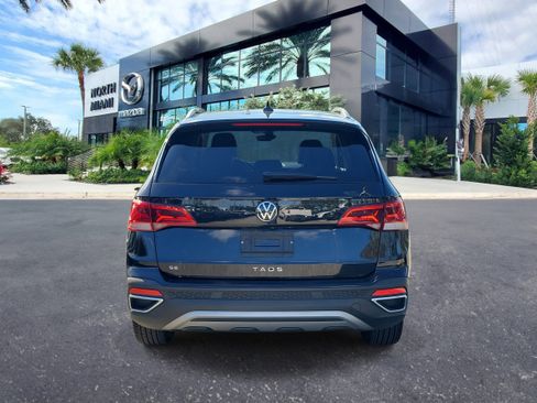 Used 2024 Volkswagen Taos SE image 4