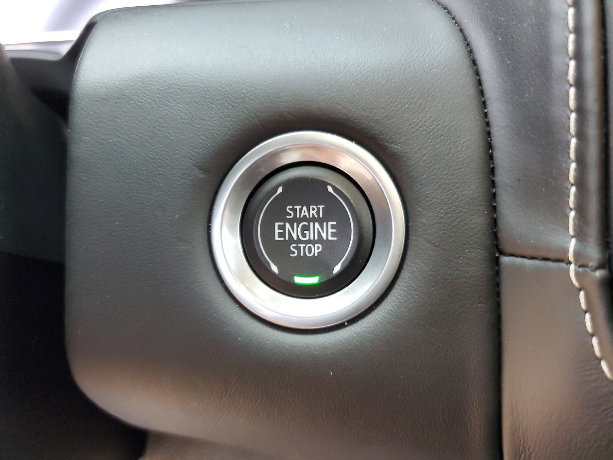 Used 2023 GMC Yukon Denali Ultimate AWD/4WD image 24