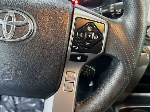 Used 2022 Toyota 4Runner SR5 Premium w/ Moonroof Package AWD/4WD image 9