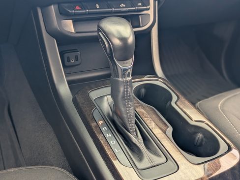 Used 2022 GMC Canyon Elevation image 30