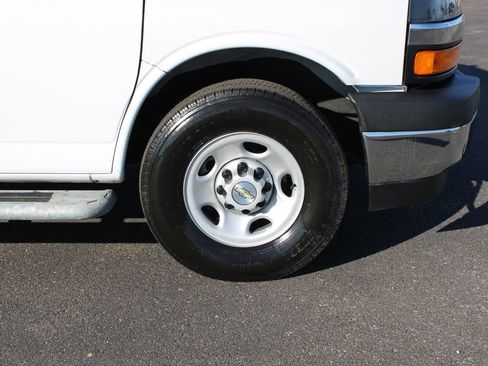 Used 2024 Chevrolet Express 2500 w/ Driver Convenience Package image 12