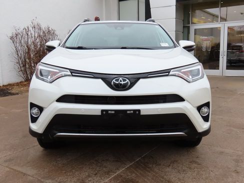 Used 2016 Toyota RAV4 Limited image 2