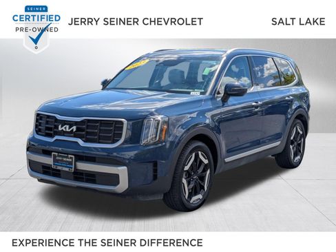 Used 2023 Kia Telluride S AWD/4WD image 1