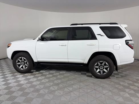 Used 2023 Toyota 4Runner TRD Off-Road Premium w/ Moonroof Package AWD/4WD image 4