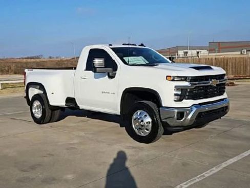 New 2026 Chevrolet Silverado 3500 LT w/ Convenience Package AWD/4WD image 2