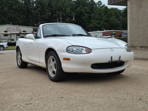 Used 1999 MAZDA MX-5 Miata image 8
