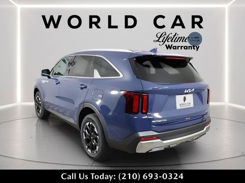 New 2025 Kia Sorento S image 5