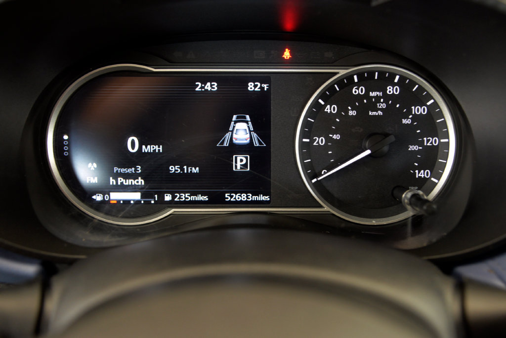 Used 2023 Nissan Versa SV FWD image 21
