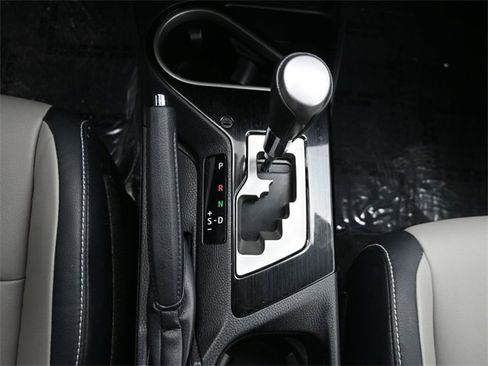 Used 2017 Toyota RAV4 Limited image 16