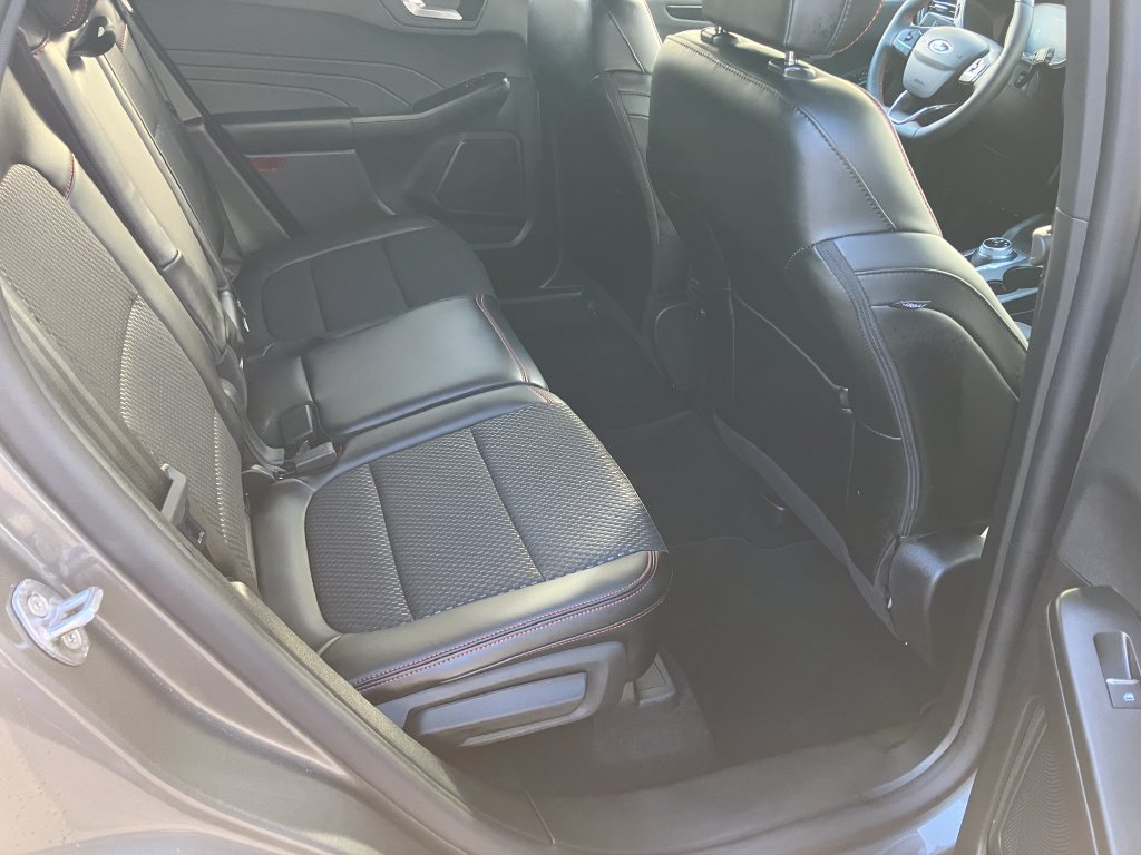 Used 2024 Ford Escape ST-Line w/ Tech Pack #1 AWD/4WD image 18