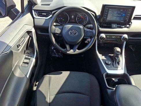 Certified 2021 Toyota RAV4 LE AWD/4WD image 7