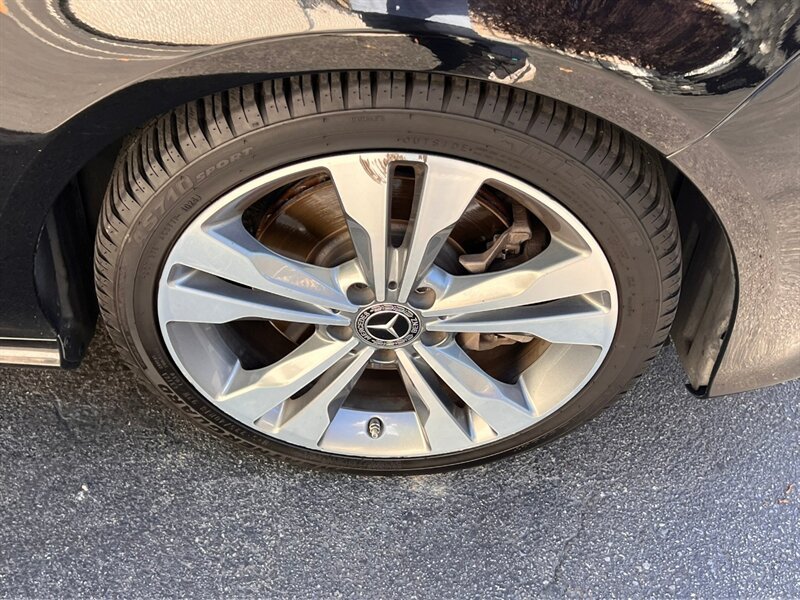 Used 2019 Mercedes-Benz CLA 250 4MATIC w/ Premium Package image 11