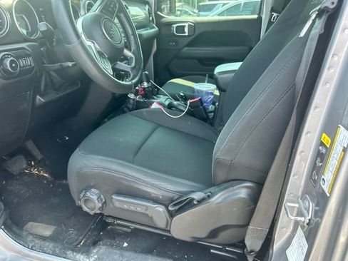 Used 2020 Jeep Wrangler Unlimited Sahara AWD/4WD image 11