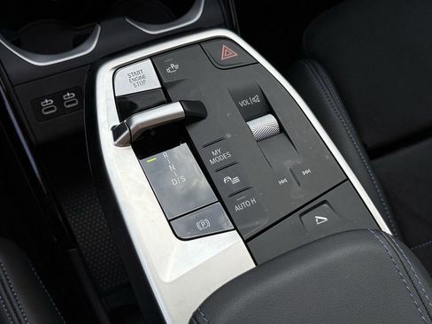 Used 2025 BMW X1 xDrive28i w/ M Sport Package image 31