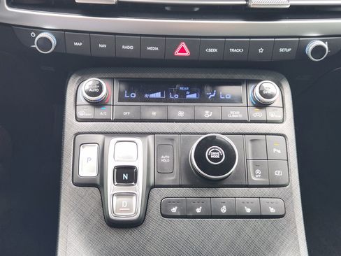Used 2024 Hyundai Palisade Limited FWD image 19