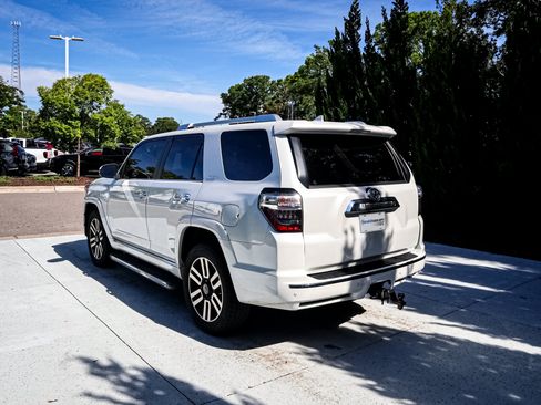 Used 2024 Toyota 4Runner Limited AWD/4WD image 9