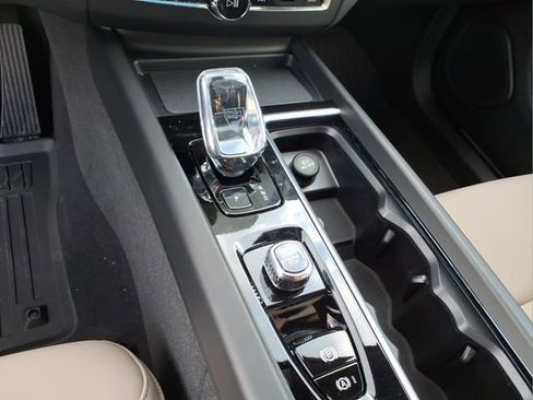 New 2026 Volvo XC60 B5 Plus w/ Protection Package Premier AWD/4WD image 25