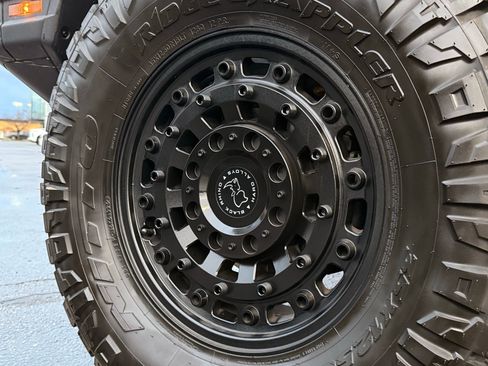 Used 2024 INEOS Grenadier Trialmaster Edition image 12