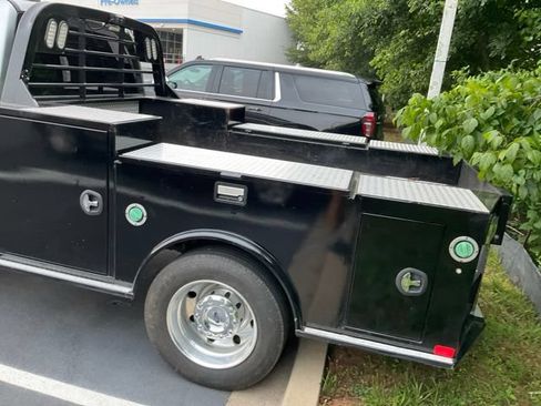 Used 2023 Ford F550 4x4 Crew Cab Super Duty w/ XLT Value Package image 7