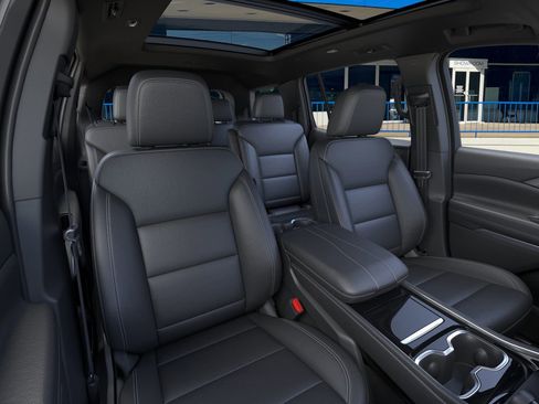 New 2026 Chevrolet Traverse LT w/ Sun and Wheel Package image 16