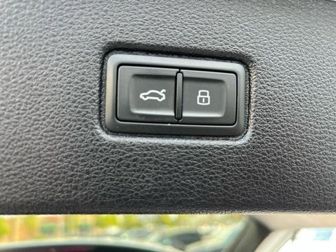 Used 2019 Audi Q7 3.0T Prestige AWD/4WD image 12