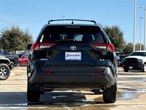 Used 2024 Toyota RAV4 XLE Premium image 7