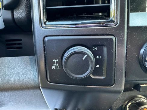 Used 2018 Ford F150 XLT w/ Equipment Group 302A Luxury AWD/4WD image 17